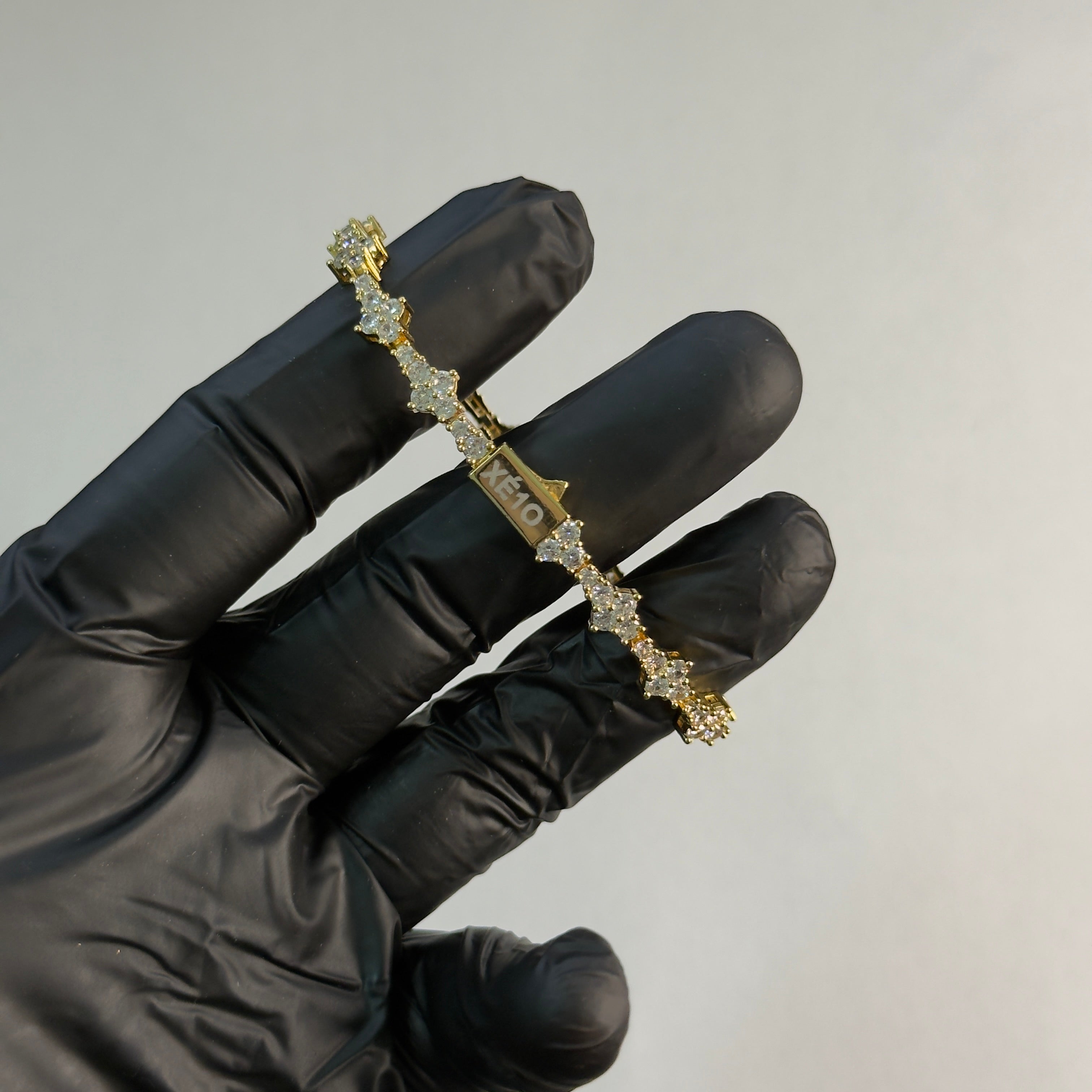 XÉ1O - Cross Bracelet