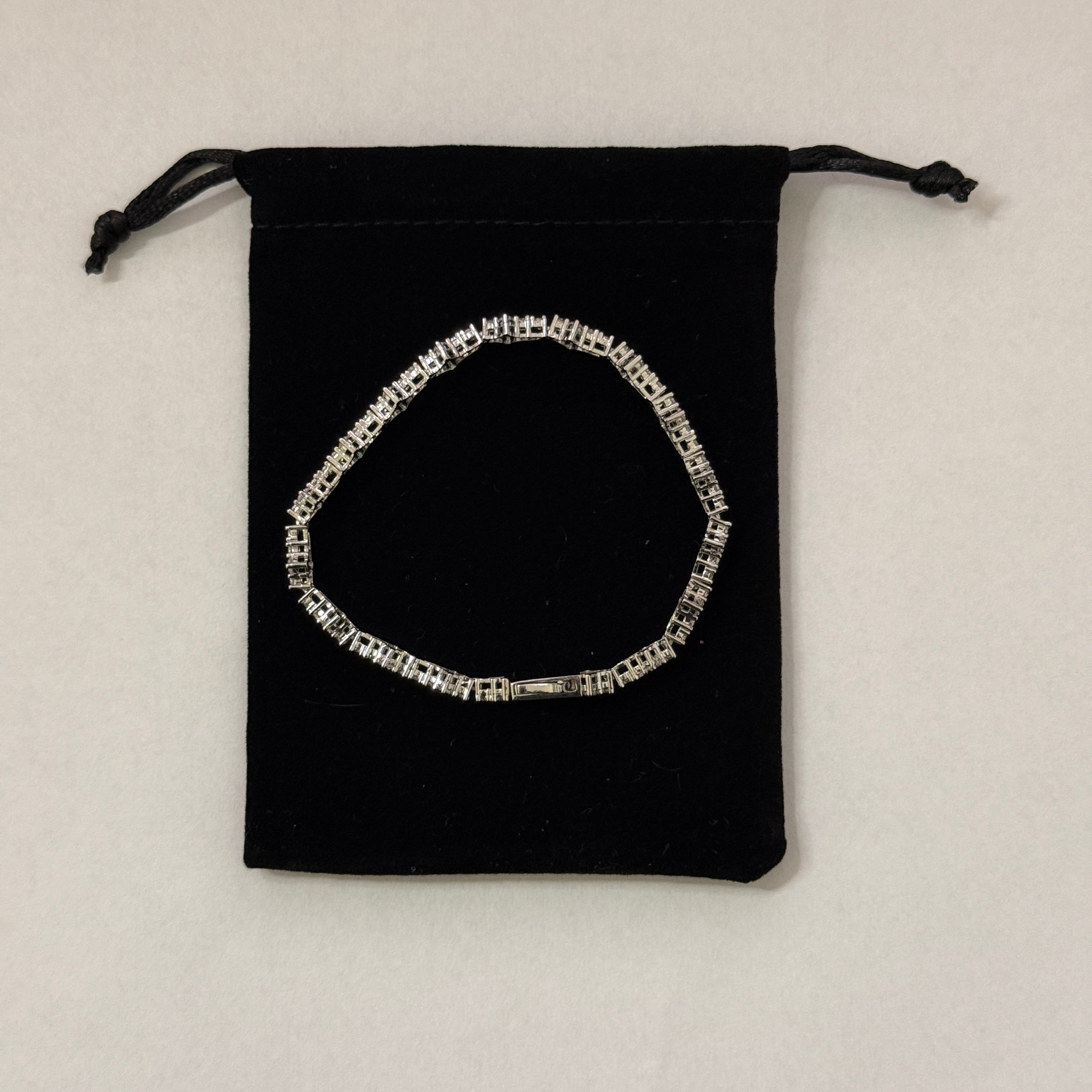 XÉ1O - Cross Bracelet